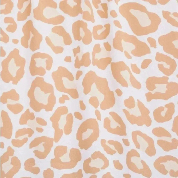 Torrid Cream Leopard Print Georgette Hi-Low Pullover Blouse Size M 00 - Picture 2 of 6